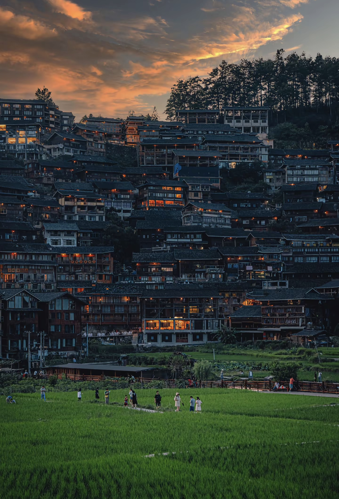 苗寨夜景